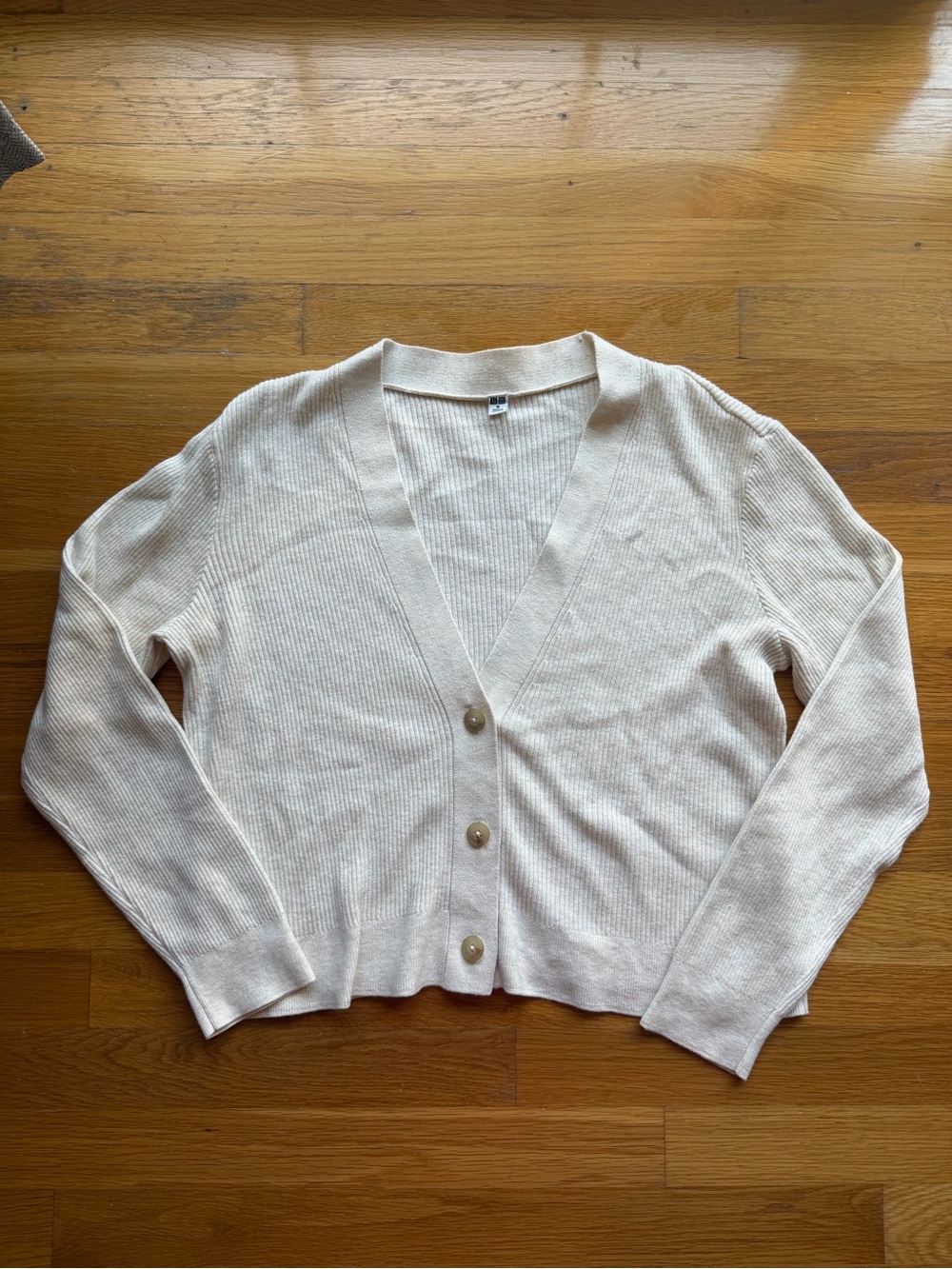 Uniqlo Cream Ribbed V-Neck Button Cardigan - Size Medium